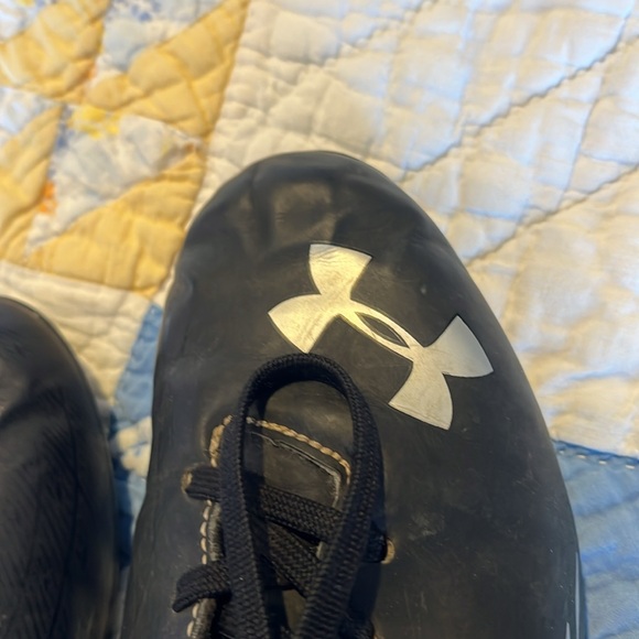 Kids Under Armour Soccer Cleats USED - Picture 9 of 9